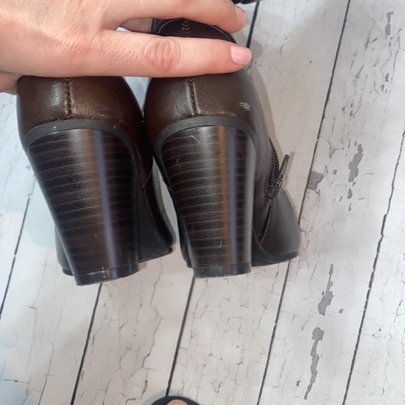 Brown Heel Boots - Picture 4 of 7